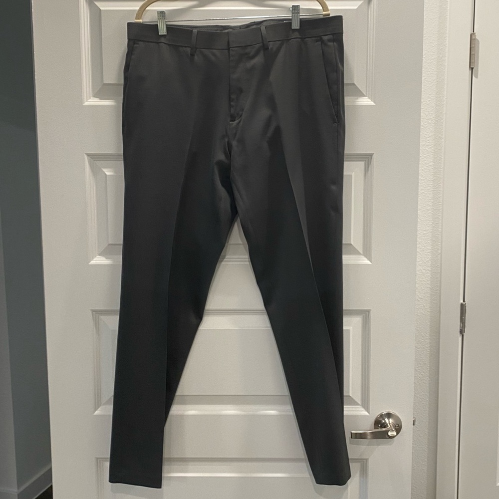 Haggar Men’s Gray Dress Slacks Size 36x32